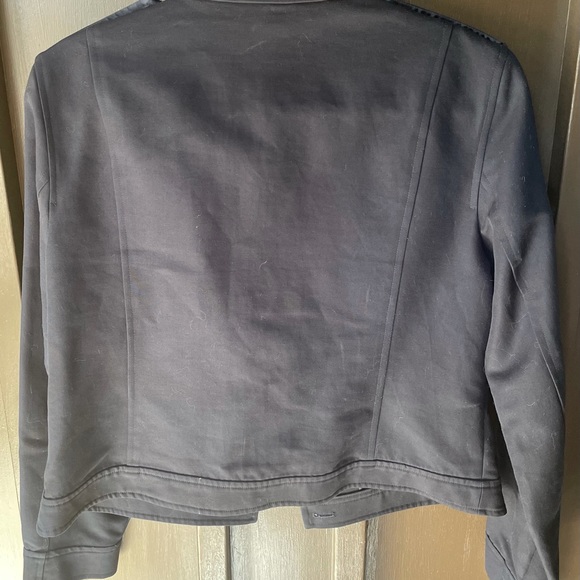 Very gently worn Michael Kors cropped jacket. - Picture 3 of 10
